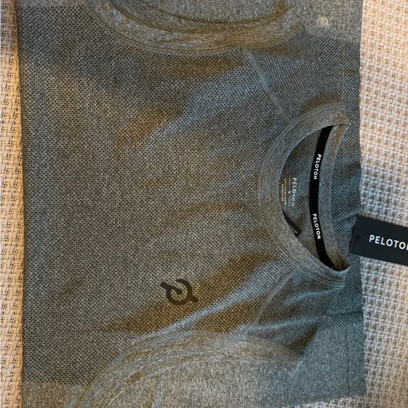 NWT Peloton Seamless Tank Athletic Top - Picture 4 of 4